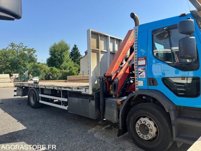 Renault C 320 plateau grue - année 2015 - Truck: picture 1 Renault C 320 plateau grue - année 2015 - Truck: picture 1