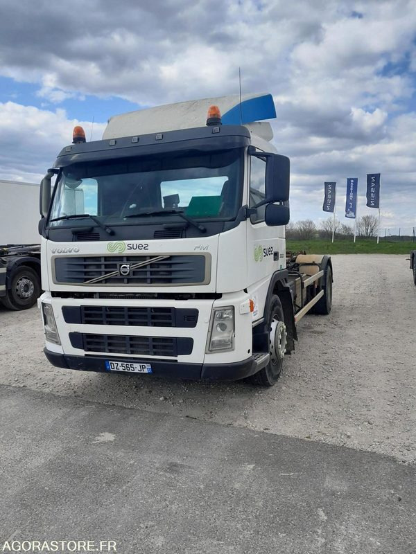 VOLVO19T/BRAS - DZ565JP - 2006 / 540 882 KM - Truck: picture 1 VOLVO19T/BRAS - DZ565JP - 2006 / 540 882 KM - Truck: picture 1