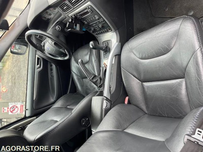 VOLVO XC70 I PHASE 2 - 2007 - 242 000 KM - Car: picture 4 VOLVO XC70 I PHASE 2 - 2007 - 242 000 KM - Car: picture 4