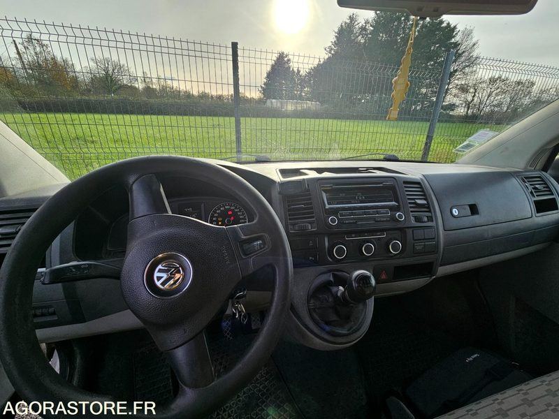 FOURGON TRANSPORTER T5 VOLKSWAGEN - 2013- 314 899 KMS - Van: picture 4 FOURGON TRANSPORTER T5 VOLKSWAGEN - 2013- 314 899 KMS - Van: picture 4