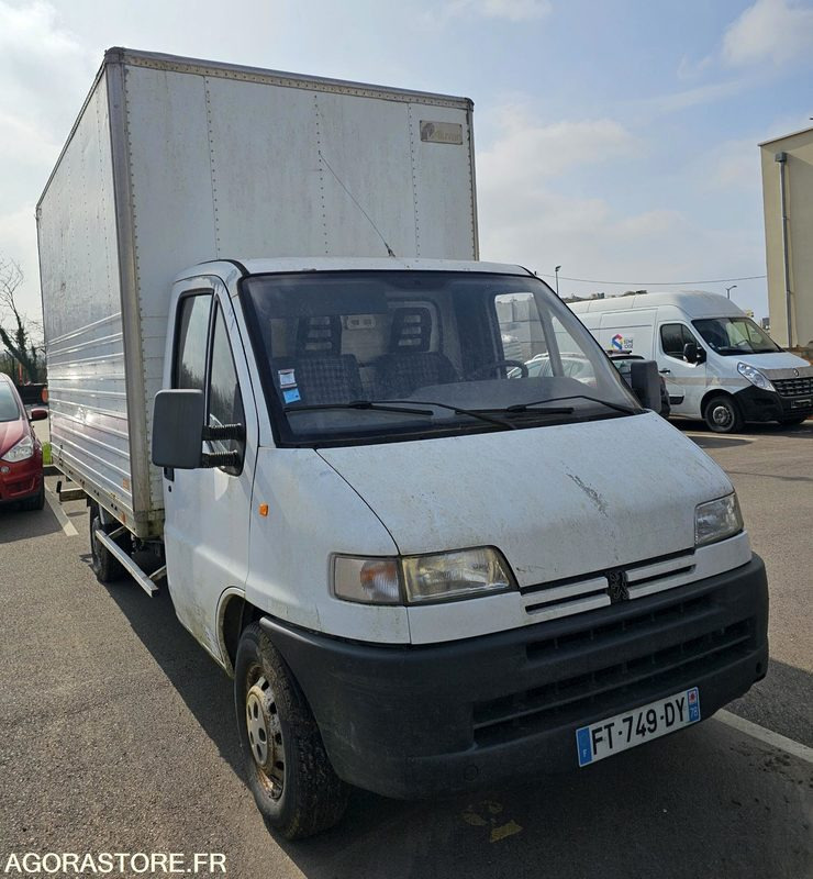 PEUGEOT Boxer - fourgon 20m3 - 1994 - 108 598Kms - GAZOLE - Van: picture 3 PEUGEOT Boxer - fourgon 20m3 - 1994 - 108 598Kms - GAZOLE - Van: picture 3