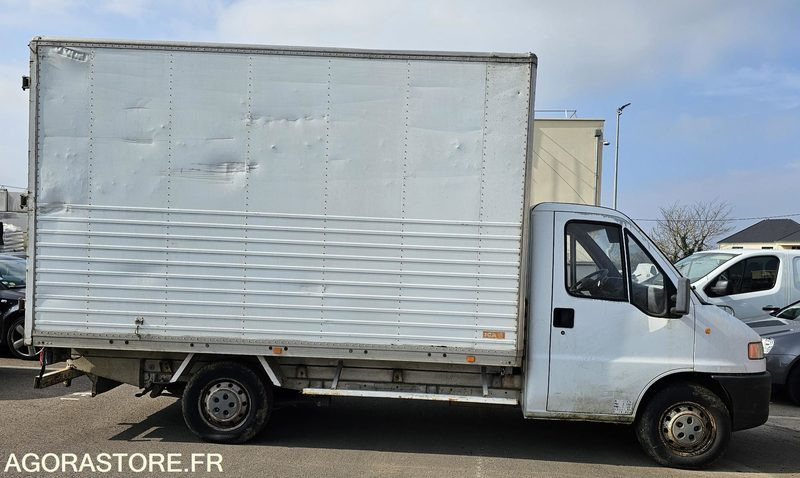PEUGEOT Boxer - fourgon 20m3 - 1994 - 108 598Kms - GAZOLE - Van: picture 4 PEUGEOT Boxer - fourgon 20m3 - 1994 - 108 598Kms - GAZOLE - Van: picture 4