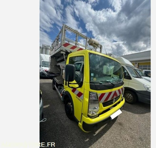 RENAULT MAXITY 2.5l 130CV NACELLE PASSERELLE ELEVATRICE - 2009 - 125 000km - Van: picture 2 RENAULT MAXITY 2.5l 130CV NACELLE PASSERELLE ELEVATRICE - 2009 - 125 000km - Van: picture 2