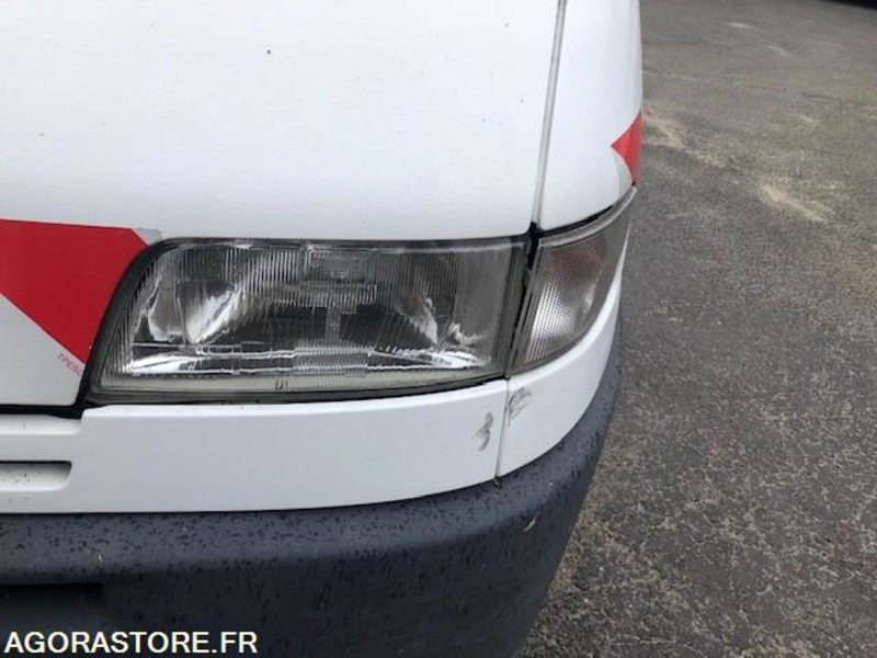 Small van Véhicule PEUGEOT BOXER 2001 NON ROULANT EN L'ETAT: picture 10