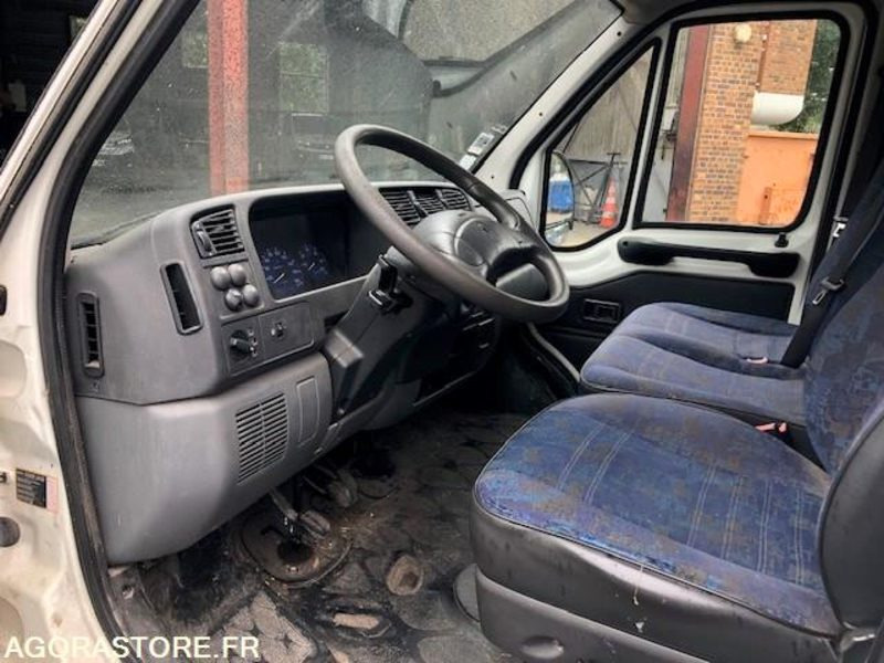 Small van Véhicule PEUGEOT BOXER 2001 NON ROULANT EN L'ETAT: picture 12