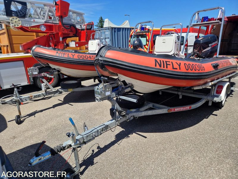 Zeppelin Command 15 sur remorque RSA - 306BGD69 - Boat trailer: picture 1 Zeppelin Command 15 sur remorque RSA - 306BGD69 - Boat trailer: picture 1