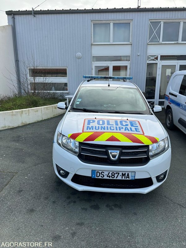 Véhicule police municipale - Car: picture 1 Véhicule police municipale - Car: picture 1