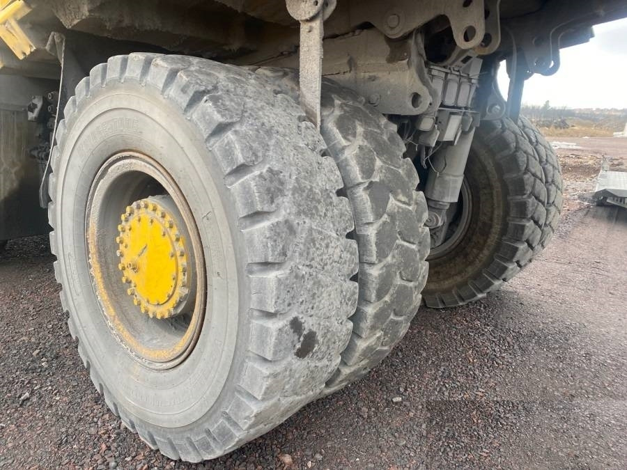 Komatsu DH405-7 - Rigid dumper/ Rock truck: picture 5 Komatsu DH405-7 - Rigid dumper/ Rock truck: picture 5