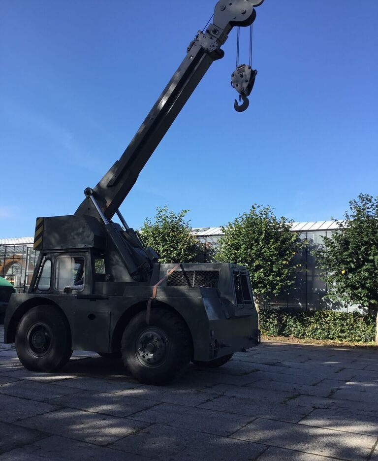 Grove IRON FAIRY SAPHIRE - Mobile crane: picture 2 Grove IRON FAIRY SAPHIRE - Mobile crane: picture 2