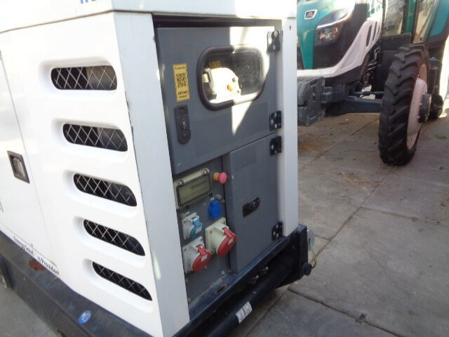 SDMO R-series 33 C3UND - Generator set: picture 2 SDMO R-series 33 C3UND - Generator set: picture 2