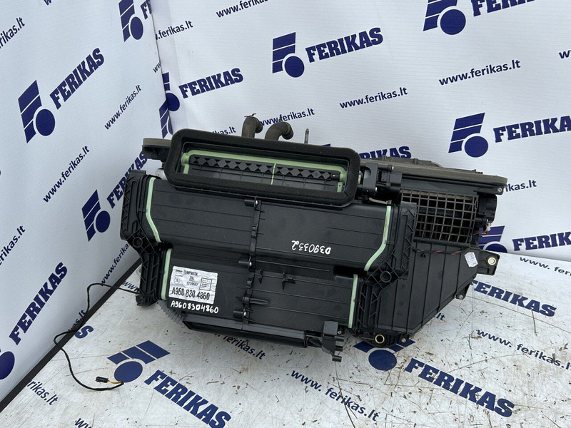 Mercedes-Benz air conditionioning heater system - Heating/ Ventilation for Truck: picture 2 Mercedes-Benz air conditionioning heater system - Heating/ Ventilation for Truck: picture 2