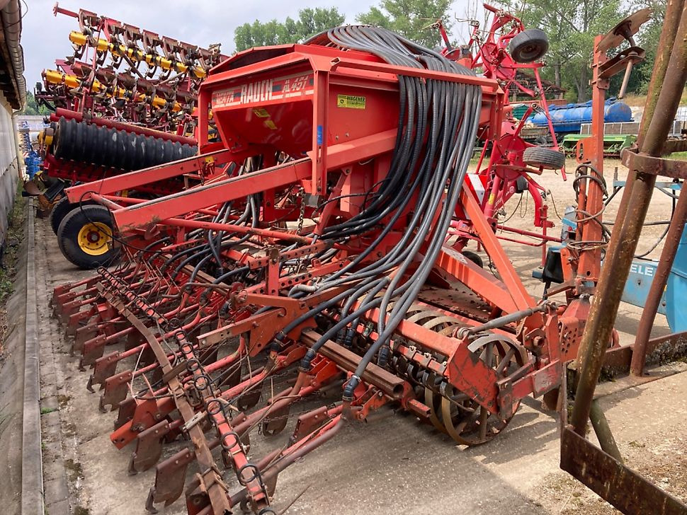 Türpisch Landmaschinen
Herr Christian Türpisch - - Combine seed drill: picture 2 Türpisch Landmaschinen
Herr Christian Türpisch - - Combine seed drill: picture 2