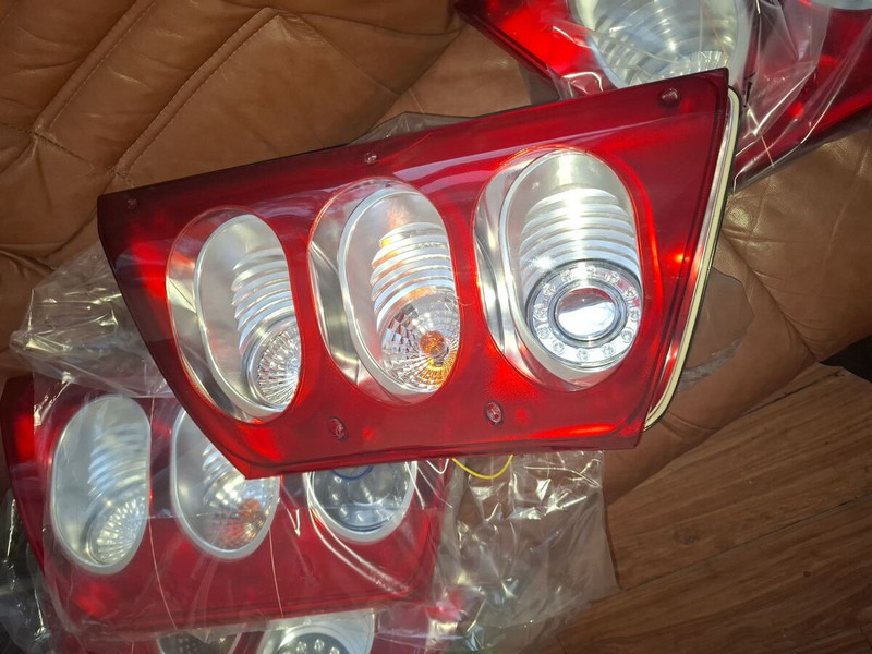 Volvo B12-9700 - Lights/ Lighting: picture 1 Volvo B12-9700 - Lights/ Lighting: picture 1