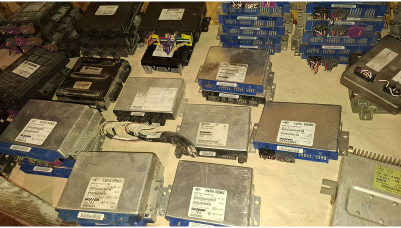 Volvo KNOR-BREMSE EBS 0486106063, 0486106028.\\\\ 0486106050 .\\ 063\\ - ECU: picture 1 Volvo KNOR-BREMSE EBS 0486106063, 0486106028.\\\\ 0486106050 .\\ 063\\ - ECU: picture 1