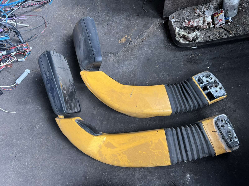 Volvo магнетолы . B12 . Ивеко - Bumper: picture 5 Volvo магнетолы . B12 . Ивеко - Bumper: picture 5