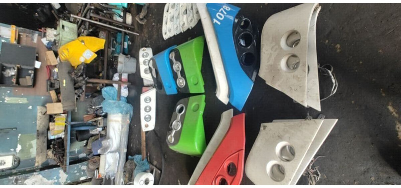 Volvo магнетолы . B12 . Ивеко - Bumper: picture 2 Volvo магнетолы . B12 . Ивеко - Bumper: picture 2