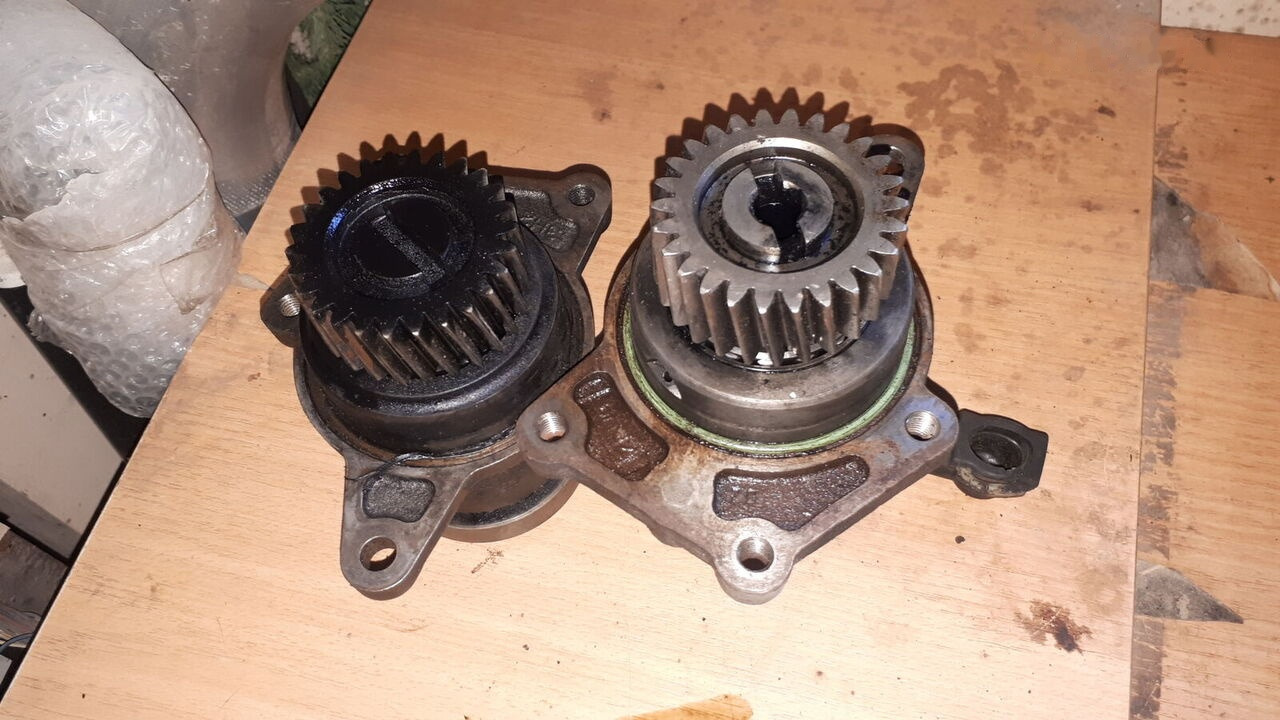 Volvo privoda shkivov remney i toplivnogo nasosa 8148452 Volvo - Crankshaft for Truck: picture 2 Volvo privoda shkivov remney i toplivnogo nasosa 8148452 Volvo - Crankshaft for Truck: picture 2