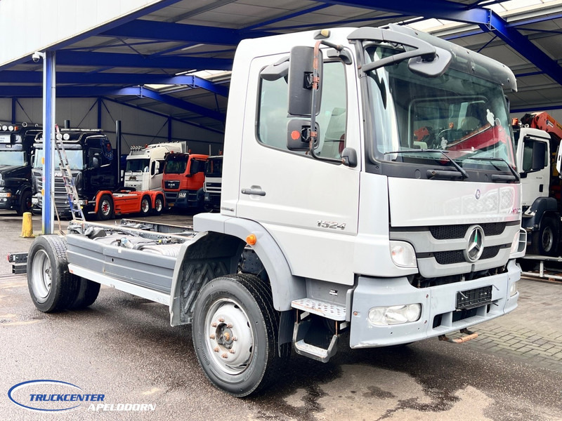 Mercedes-Benz Atego 1524 4x4 Steel springs, Manuel gearbox, Pto - Cab chassis truck: picture 1 Mercedes-Benz Atego 1524 4x4 Steel springs, Manuel gearbox, Pto - Cab chassis truck: picture 1