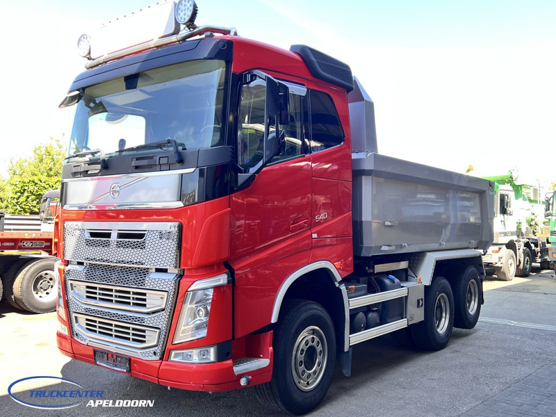 Volvo FH 540 6x4 Tandem lift, Retarder, Big axles - Tipper: picture 3 Volvo FH 540 6x4 Tandem lift, Retarder, Big axles - Tipper: picture 3