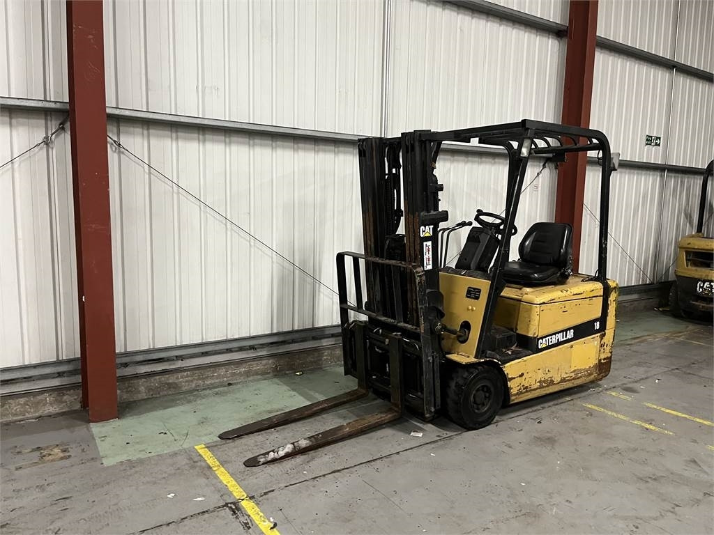 CAT EP18KT - Electric forklift: picture 2 CAT EP18KT - Electric forklift: picture 2
