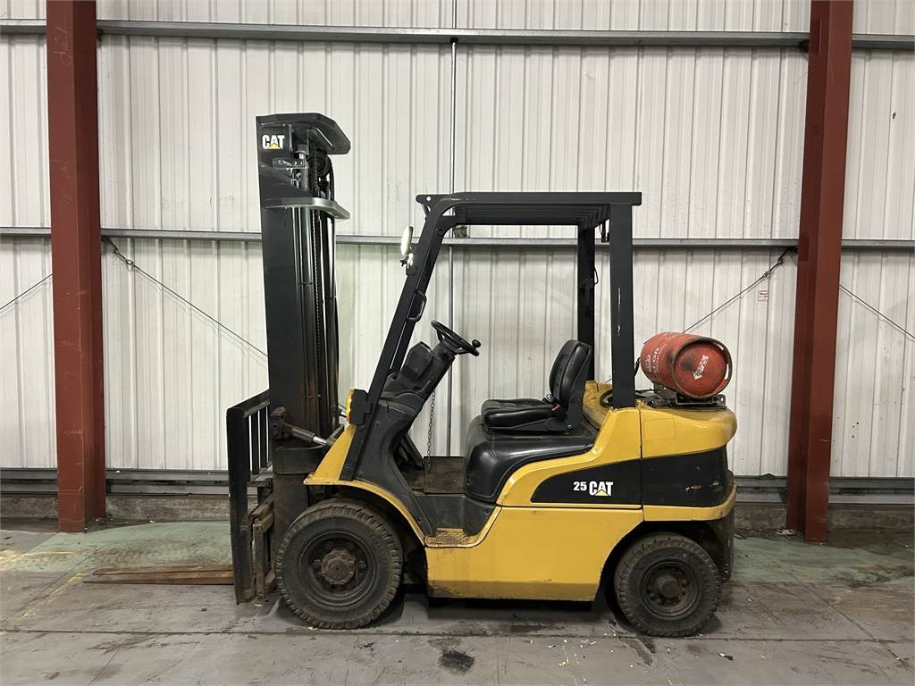 CAT GP25NT - LPG forklift: picture 1 CAT GP25NT - LPG forklift: picture 1