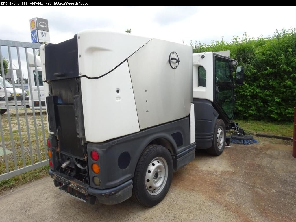 JungoJet 3500 Gehwegtauglich - Road sweeper: picture 4 JungoJet 3500 Gehwegtauglich - Road sweeper: picture 4