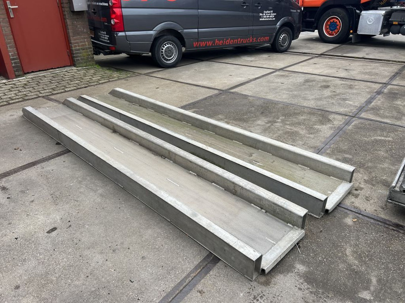 Diversen 370 cm lang 60 cm breed - Attachment: picture 5 Diversen 370 cm lang 60 cm breed - Attachment: picture 5