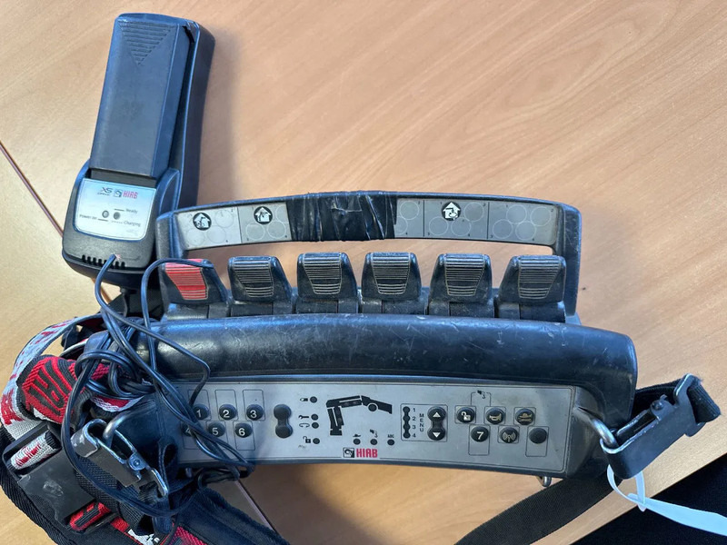 Fruehauf MET HIAB 122E-3 REMOTE CONTROLE, 2014 - Dropside/ Flatbed semi-trailer: picture 4 Fruehauf MET HIAB 122E-3 REMOTE CONTROLE, 2014 - Dropside/ Flatbed semi-trailer: picture 4