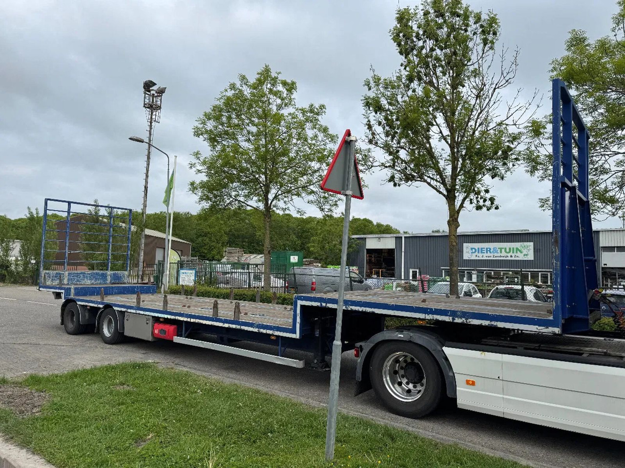 GS Meppel 2 AXLE SAF + MOFFETT KOOIAAP - Dropside/ Flatbed semi-trailer: picture 3 GS Meppel 2 AXLE SAF + MOFFETT KOOIAAP - Dropside/ Flatbed semi-trailer: picture 3