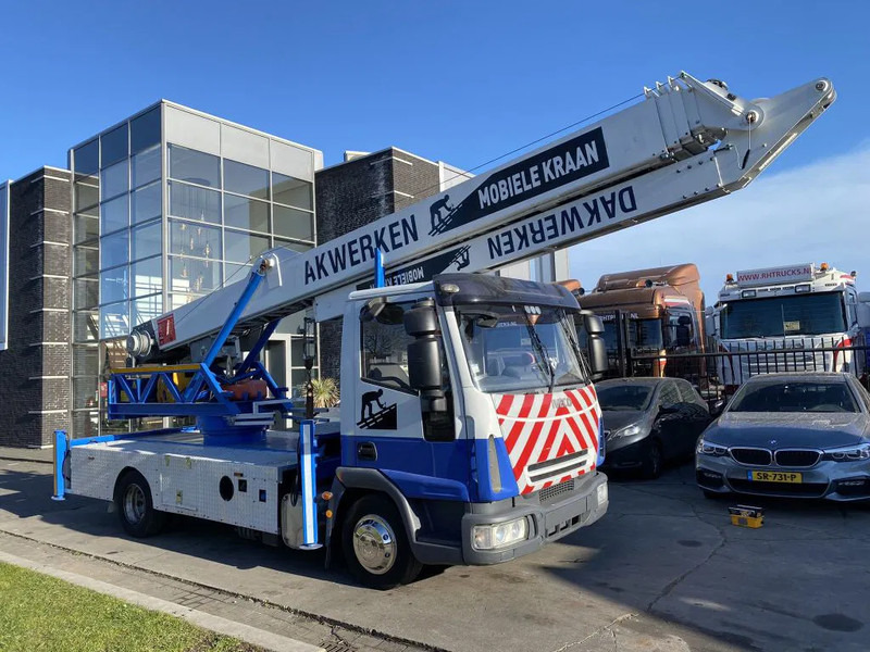 Crane truck Iveco EuroCargo 90 E18 - EURO 5 + KLAAS ALU-KRAN 30 METER MET REMOTE: picture 9 Crane truck Iveco EuroCargo 90 E18 - EURO 5 + KLAAS ALU-KRAN 30 METER MET REMOTE: picture 9