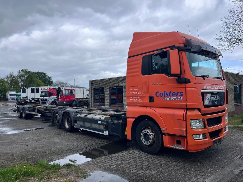 MAN TGX 26.440 XLX 6X2 + HANGER EURO 5 - BDF CHASSIS - Container transporter/ Swap body truck: picture 1 MAN TGX 26.440 XLX 6X2 + HANGER EURO 5 - BDF CHASSIS - Container transporter/ Swap body truck: picture 1