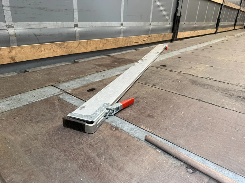 Curtainsider semi-trailer Schmitz Cargobull 3 AXLE + COIL - DISC BRAKES + SLIDING ROOF: picture 10 Curtainsider semi-trailer Schmitz Cargobull 3 AXLE + COIL - DISC BRAKES + SLIDING ROOF: picture 10