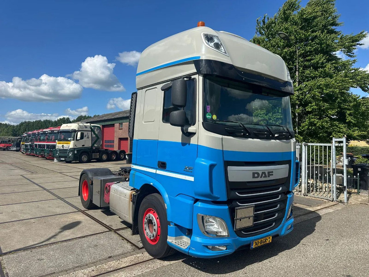 DAF XF 440 4X2 - EURO 6 + ADR + TÜV 12-2025 - Tractor unit: picture 3 DAF XF 440 4X2 - EURO 6 + ADR + TÜV 12-2025 - Tractor unit: picture 3