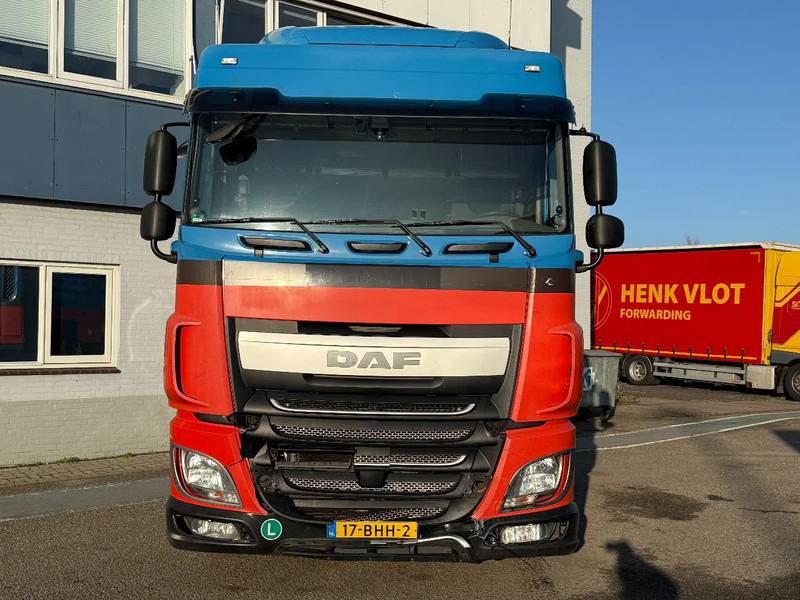 DAF XF 440 4X2 EURO 6 MEGA - ONLY 706.274 KM - Tractor unit: picture 2 DAF XF 440 4X2 EURO 6 MEGA - ONLY 706.274 KM - Tractor unit: picture 2