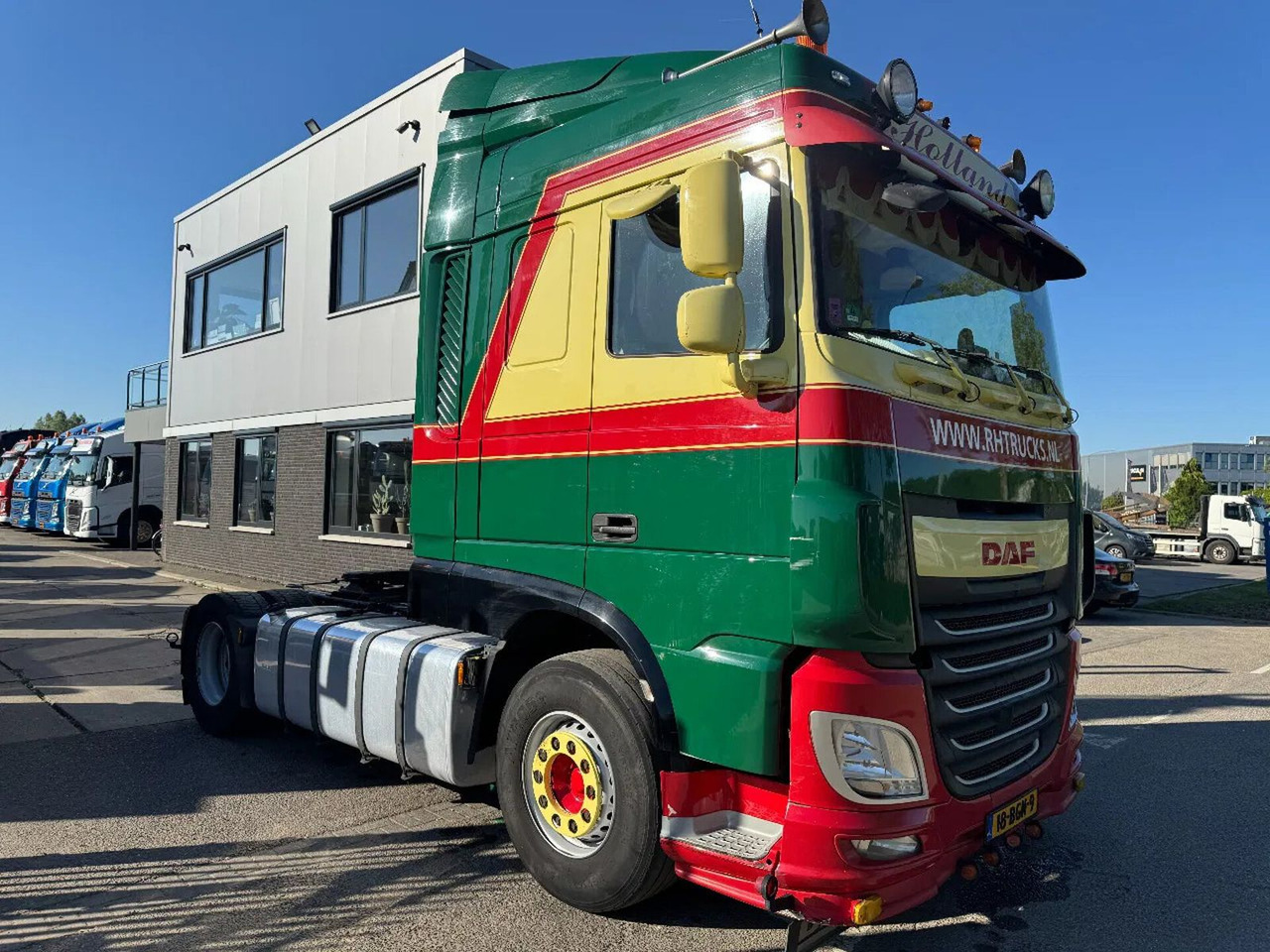 DAF XF 460 4X2 - EURO 6 + SPECIAL INTERIOR + TÜV 02- - Tractor unit: picture 3 DAF XF 460 4X2 - EURO 6 + SPECIAL INTERIOR + TÜV 02- - Tractor unit: picture 3