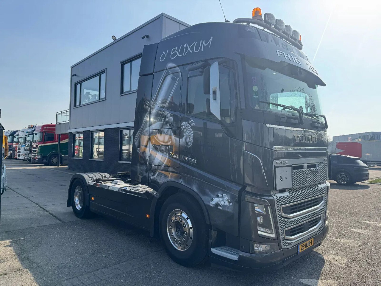Volvo FH 16.750 4X2 - EURO 6 + SPECIAL PAINT + TÜV 01- - Tractor unit: picture 3 Volvo FH 16.750 4X2 - EURO 6 + SPECIAL PAINT + TÜV 01- - Tractor unit: picture 3