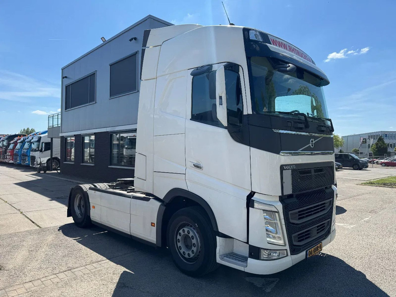 Volvo FH 460 4X2 EURO 6 SKIRTS DUTCH TRUCK - Tractor unit: picture 3 Volvo FH 460 4X2 EURO 6 SKIRTS DUTCH TRUCK - Tractor unit: picture 3