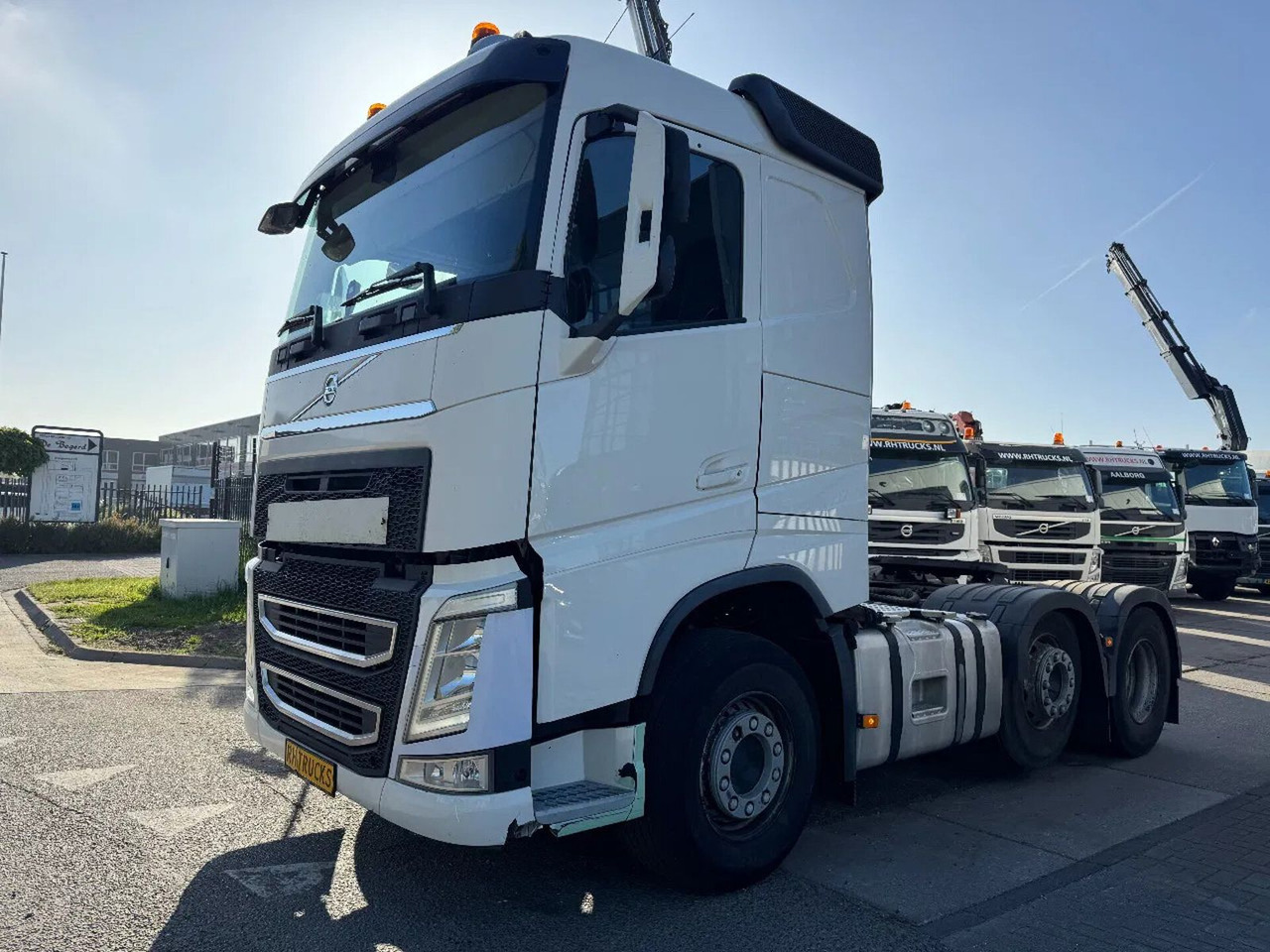 Volvo FH 460 6X2 - EURO 6 + LIFTING AXLE - Tractor unit: picture 1 Volvo FH 460 6X2 - EURO 6 + LIFTING AXLE - Tractor unit: picture 1