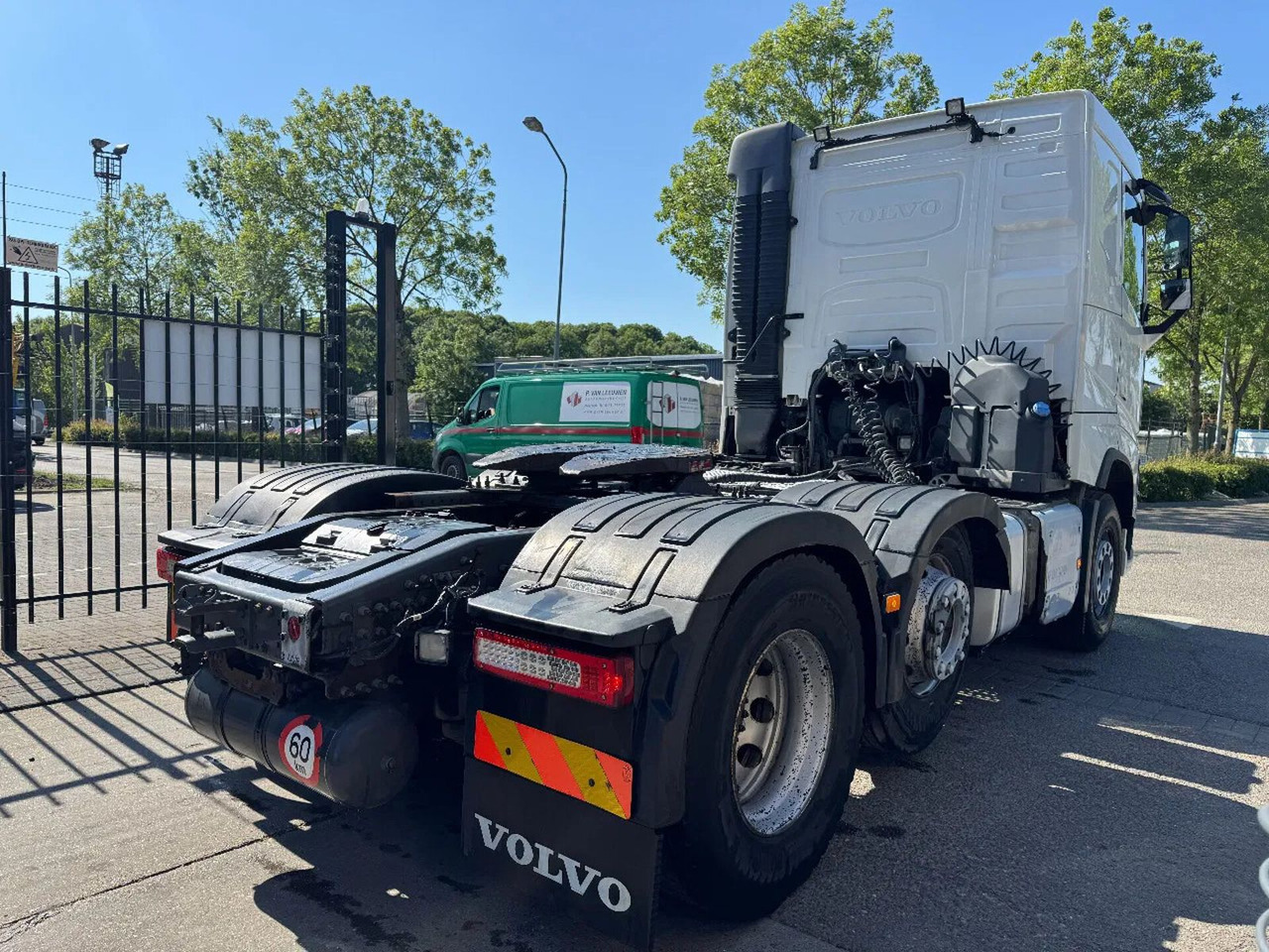 Volvo FH 460 6X2 - EURO 6 + LIFTING AXLE - Tractor unit: picture 4 Volvo FH 460 6X2 - EURO 6 + LIFTING AXLE - Tractor unit: picture 4