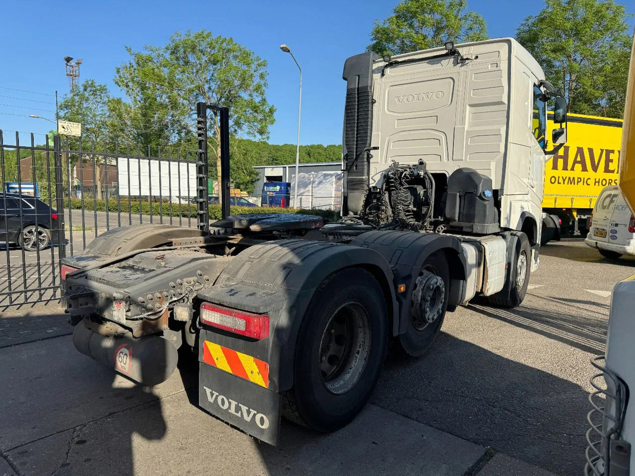 Volvo FH 460 6X2 - EURO 6 + LIFTING AXLE - Tractor unit: picture 4 Volvo FH 460 6X2 - EURO 6 + LIFTING AXLE - Tractor unit: picture 4
