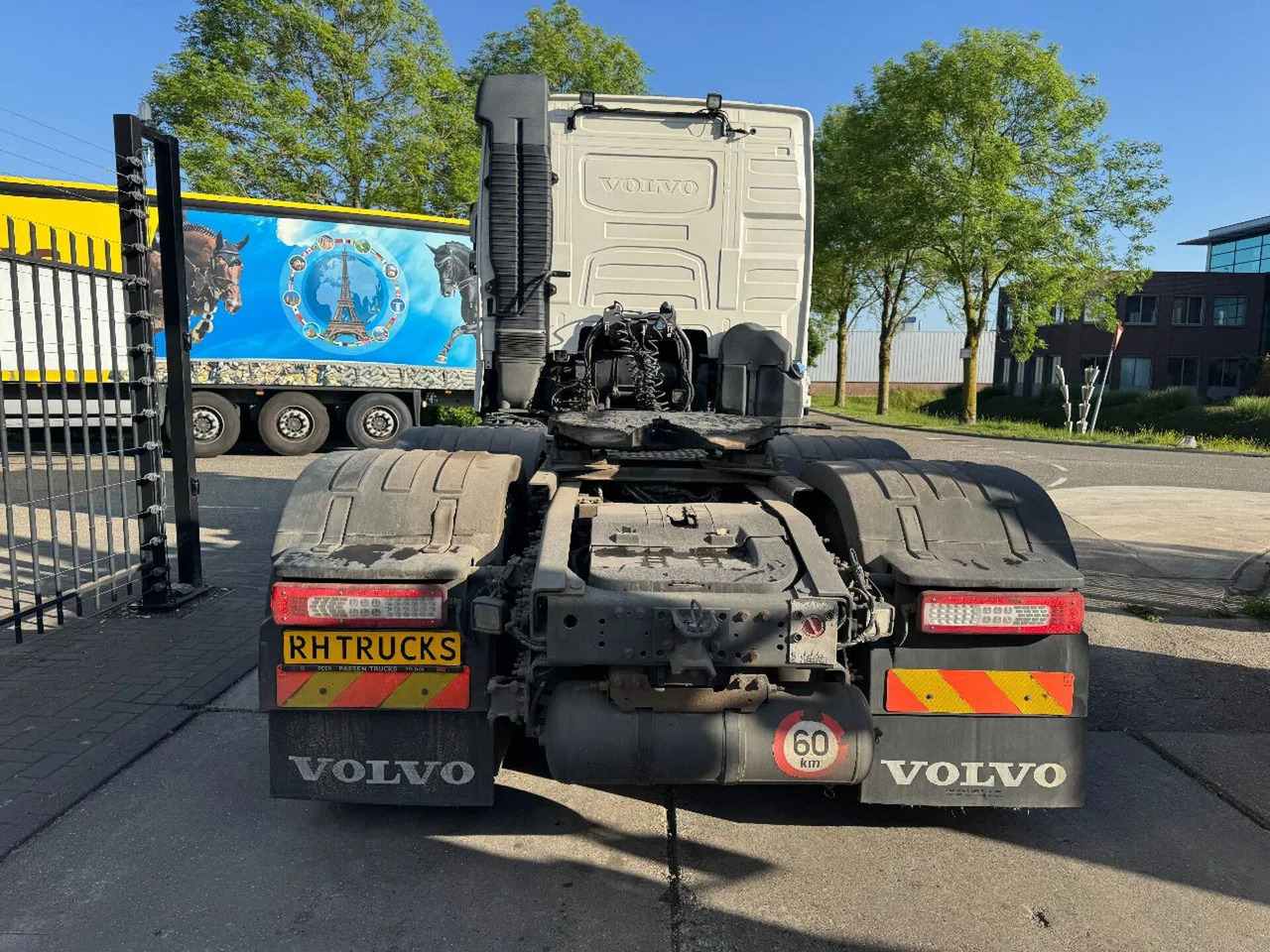 Volvo FH 460 6X2 - EURO 6 + LIFTING AXLE - Tractor unit: picture 5 Volvo FH 460 6X2 - EURO 6 + LIFTING AXLE - Tractor unit: picture 5