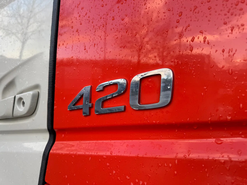 Tractor unit Volvo FH FH420: picture 7