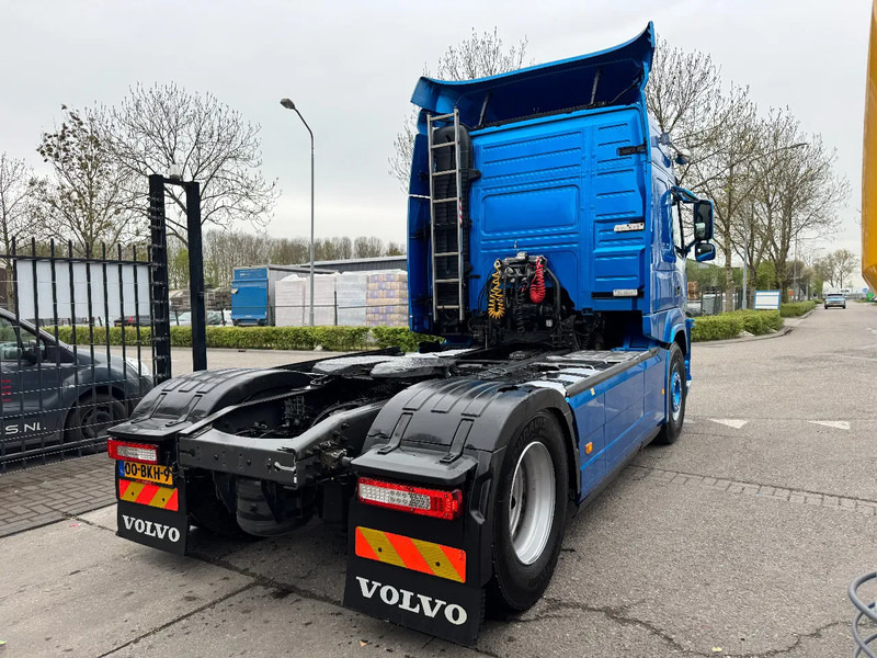 Volvo FM 370 4X2 EURO 6 SKIRTS SPOILERS I-SHIFT - Tractor unit: picture 4 Volvo FM 370 4X2 EURO 6 SKIRTS SPOILERS I-SHIFT - Tractor unit: picture 4