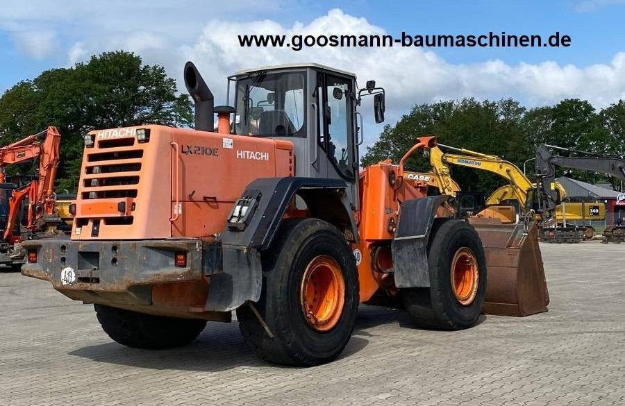 HITACHI LX 210E - Wheel loader: picture 2 HITACHI LX 210E - Wheel loader: picture 2