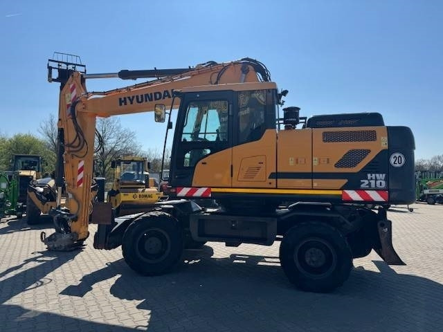 Hyundai HW 210 - Wheel excavator: picture 2 Hyundai HW 210 - Wheel excavator: picture 2