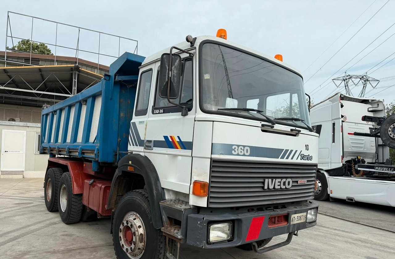 Iveco 3 assi ribaltabile 330 36 - Tipper: picture 1 Iveco 3 assi ribaltabile 330 36 - Tipper: picture 1