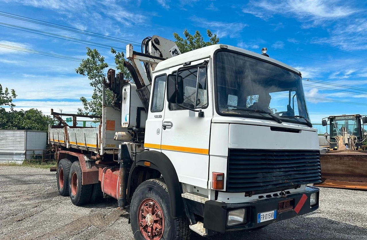 Iveco 330 26 con gru - Dropside/ Flatbed truck, Crane truck: picture 1 Iveco 330 26 con gru - Dropside/ Flatbed truck, Crane truck: picture 1