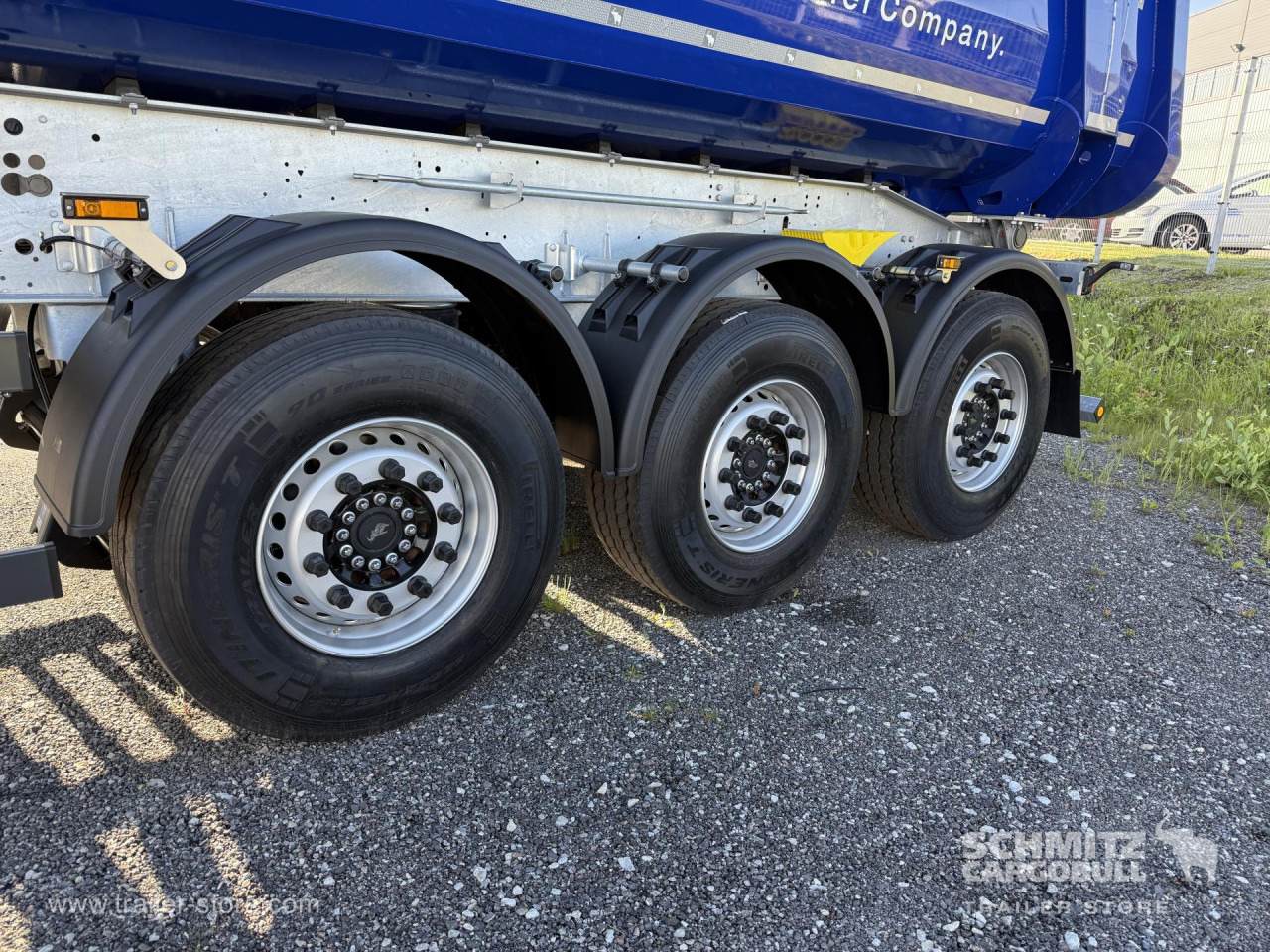 SCHMITZ Tipper Steel half pipe body 24m³ - Tipper semi-trailer: picture 2 SCHMITZ Tipper Steel half pipe body 24m³ - Tipper semi-trailer: picture 2