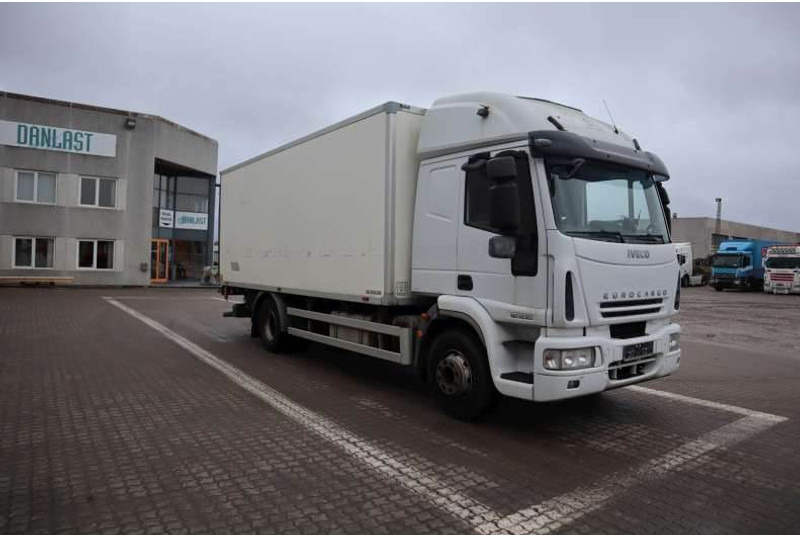 Iveco Eurocargo 160E30 - Box truck: picture 2 Iveco Eurocargo 160E30 - Box truck: picture 2