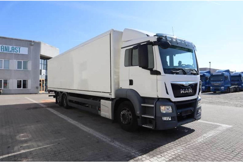 MAN TGS 26.320 EURO 6 - Box truck: picture 2 MAN TGS 26.320 EURO 6 - Box truck: picture 2